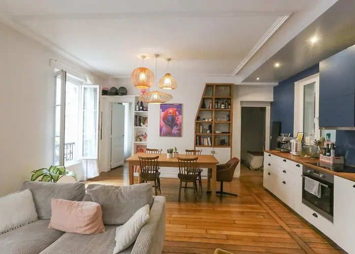Daire Spacious Near The